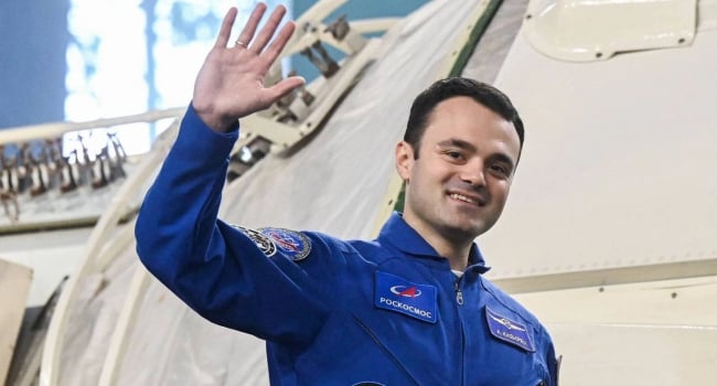 Cosmonaut Harutyun Kiviryan passes pre-flight exam on ISS simulator