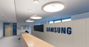 Samsung profits drop to 8-year low