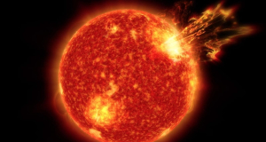 На Солнце произошла мощная вспышка, из-за которой в некоторых частях Земли была отключена радиосвязь: NASA запечатлело момент вспышки