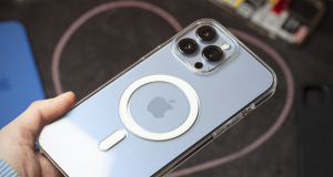 Apple планирует разработать iPhone, который почти невозможно поцарапать и который не нуждается в чехле