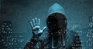 Какие проблемы приводят к утечкам данных чаще хакерских атак?