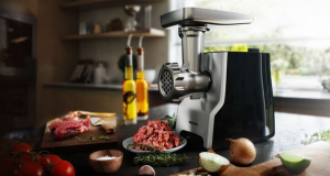 How to choose an electric meat grinder for home: A guide to features and models
