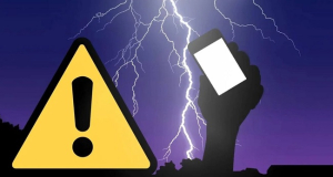 Man killed by lightning while talking on the phone: Can smartphones attract lightning?