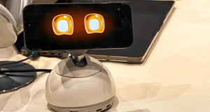 CES 2026-ում ցուցադրվել է լիցքավորման սարք, որը iPhone-ը վերածում է սեղանի ռոբոտի